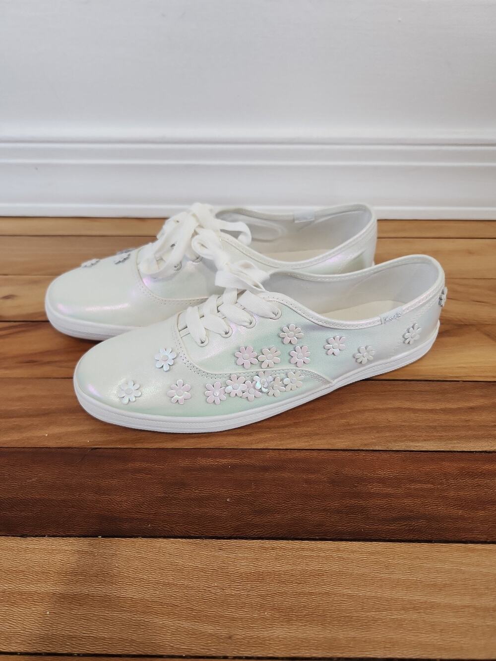 Keds Shoes Womens Size 9 White Iridescent Low Top Sneakers Floral Shimmer Flower